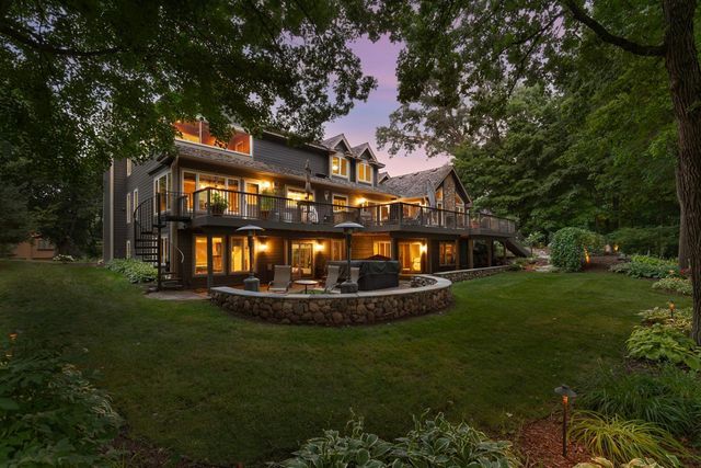 2890 Autumn Woods Drive, Chaska, MN 55318