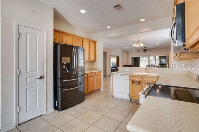 28 Thomas Bee Dr, Bluffton, SC 29909