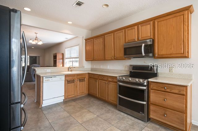 28 Thomas Bee Dr, Bluffton, SC 29909