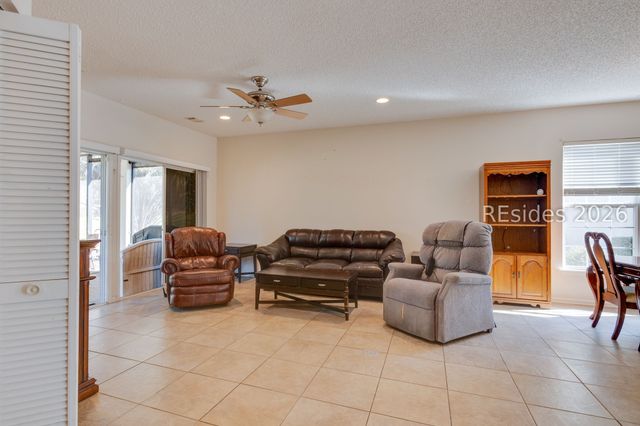 28 Thomas Bee Dr, Bluffton, SC 29909