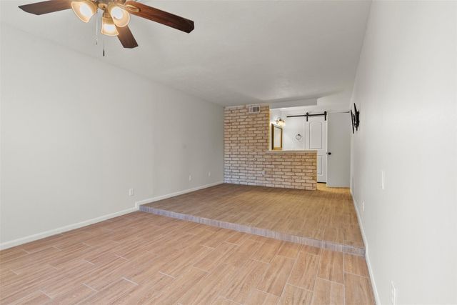 10455 Shell Rock Road, La Porte, TX 77571