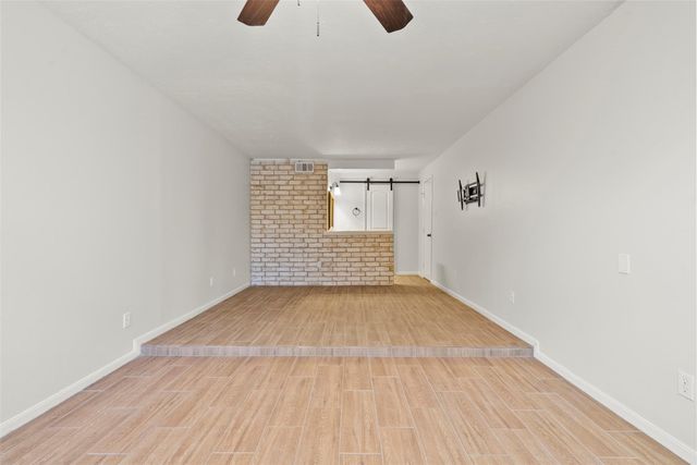 10455 Shell Rock Road, La Porte, TX 77571