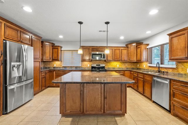 10455 Shell Rock Road, La Porte, TX 77571