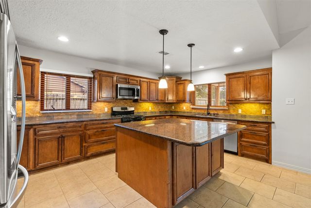 10455 Shell Rock Road, La Porte, TX 77571