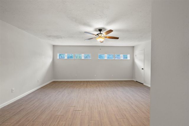 10455 Shell Rock Road, La Porte, TX 77571