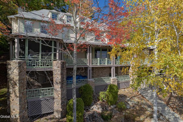 43 Paxton Road, Lake George, NY 12845