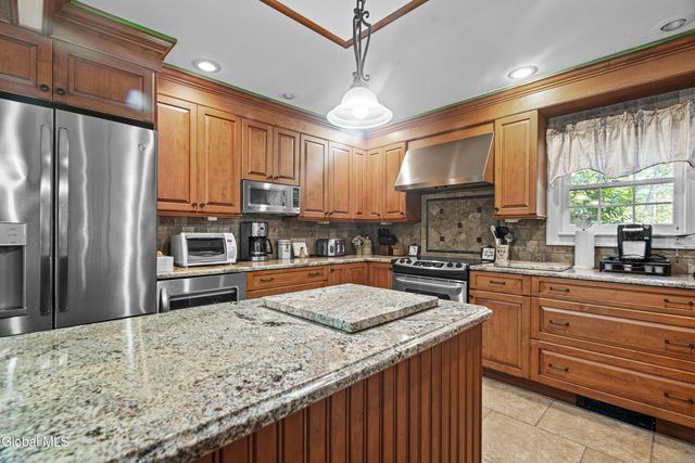 43 Paxton Road, Lake George, NY 12845