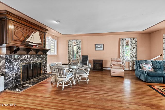 43 Paxton Road, Lake George, NY 12845