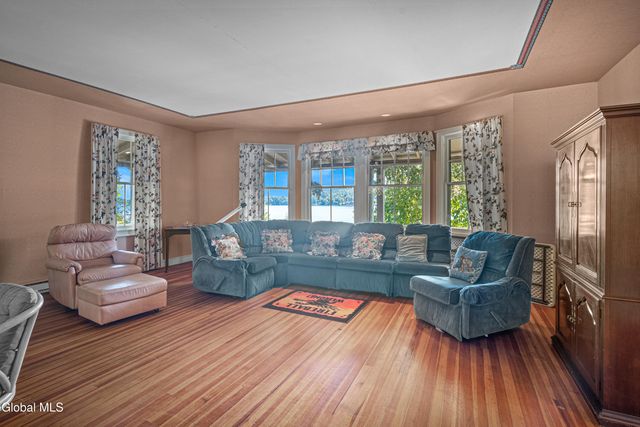 43 Paxton Road, Lake George, NY 12845