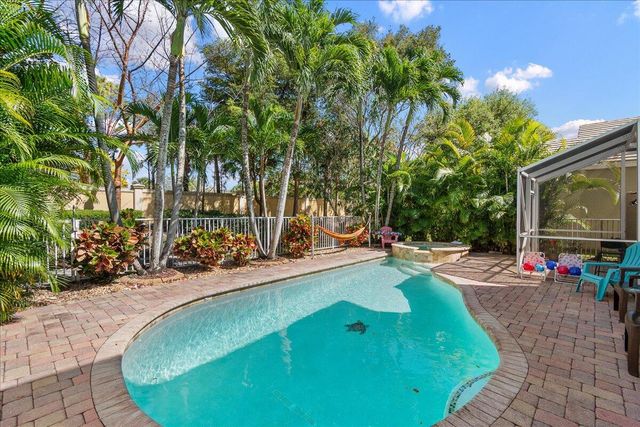 114 Lancaster Way, Royal Palm Beach, FL 33414