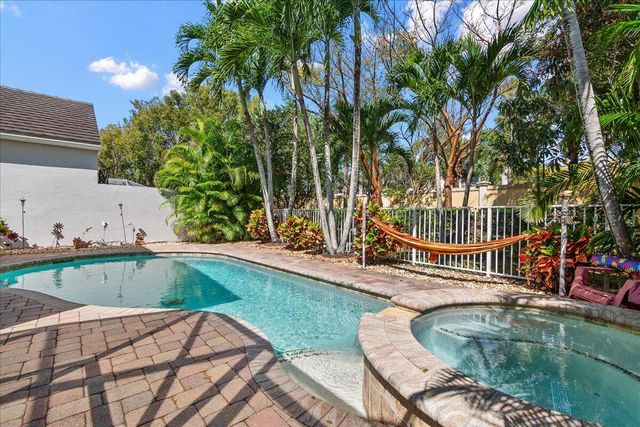 114 Lancaster Way, Royal Palm Beach, FL 33414