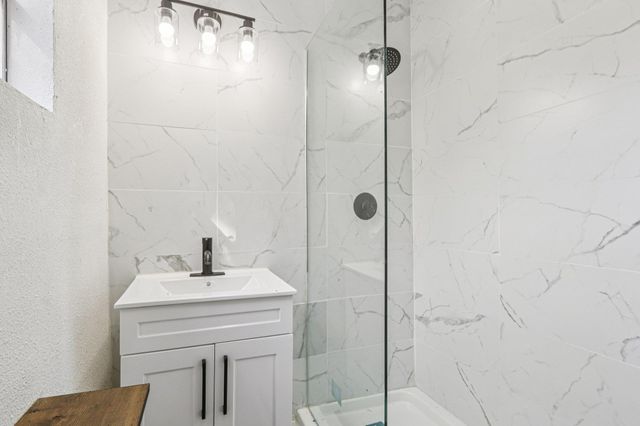 385 Alta Vista DR, Bastrop, TX 78602