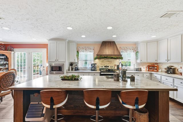 3001 S Evans Road, White Hall, AR 71602