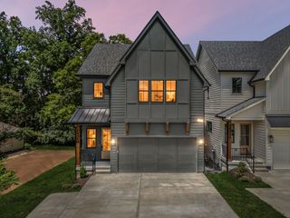 2434B Chapman Dr, Nashville, TN 37206