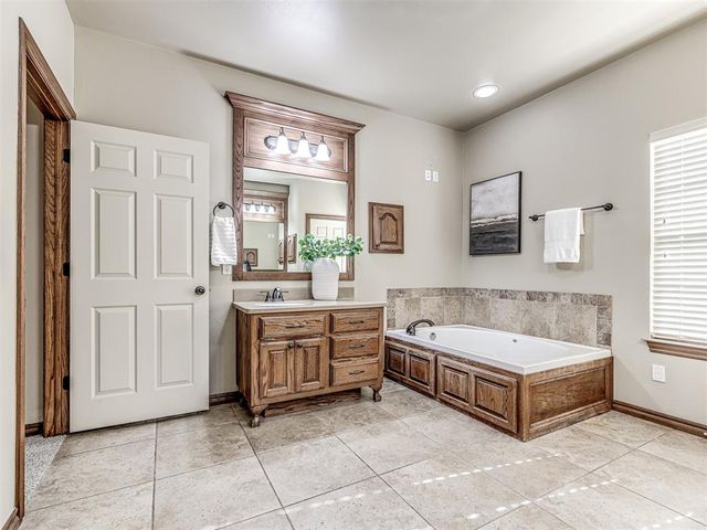 3815 SE 86th Place, Oklahoma City, OK 73135