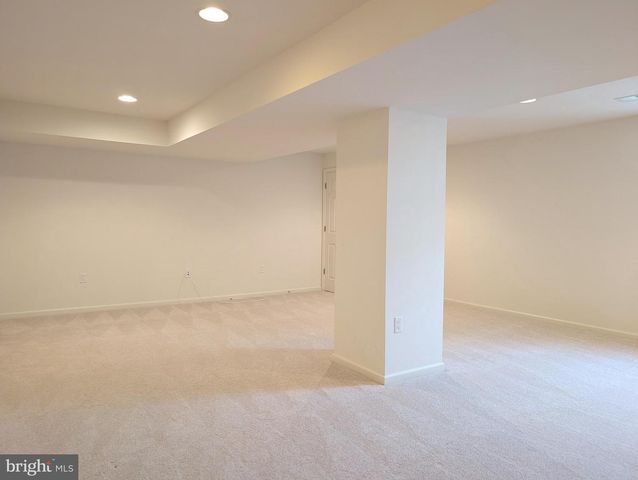 68 AUTUMN LN, Skillman, NJ 08558