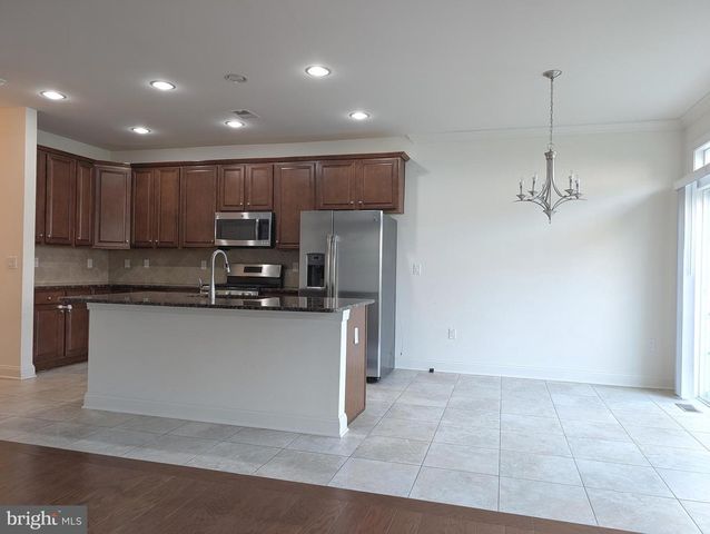 68 AUTUMN LN, Skillman, NJ 08558