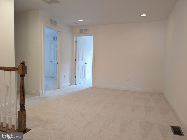 68 AUTUMN LN, Skillman, NJ 08558