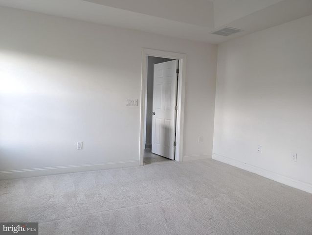 68 AUTUMN LN, Skillman, NJ 08558