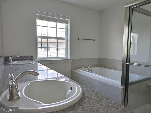 68 AUTUMN LN, Skillman, NJ 08558