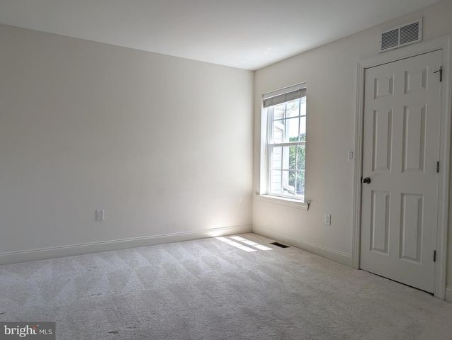68 AUTUMN LN, Skillman, NJ 08558