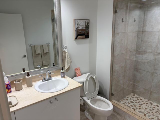 1551 N Flagler Drive 905, West Palm Beach, FL 33401