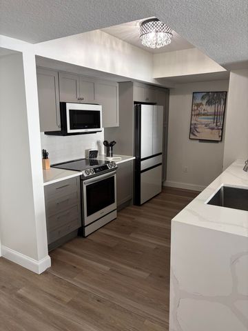 1551 N Flagler Drive 905, West Palm Beach, FL 33401