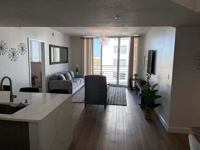 1551 N Flagler Drive 905, West Palm Beach, FL 33401