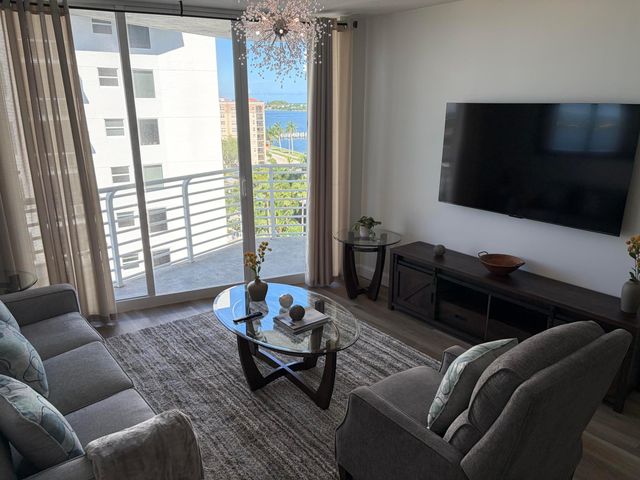 1551 N Flagler Drive 905, West Palm Beach, FL 33401