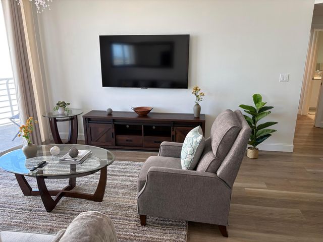 1551 N Flagler Drive 905, West Palm Beach, FL 33401