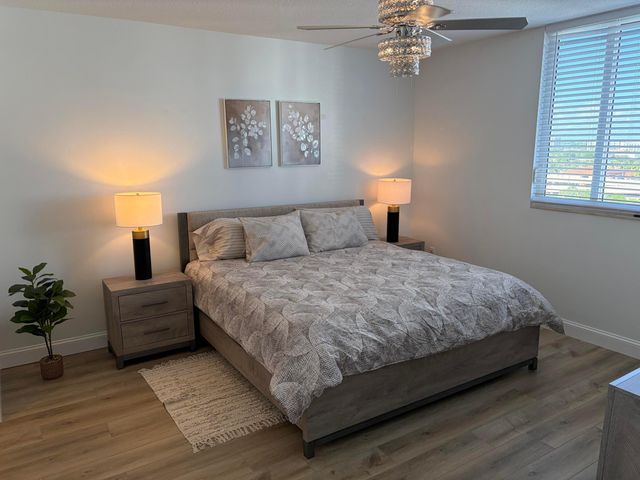 1551 N Flagler Drive 905, West Palm Beach, FL 33401