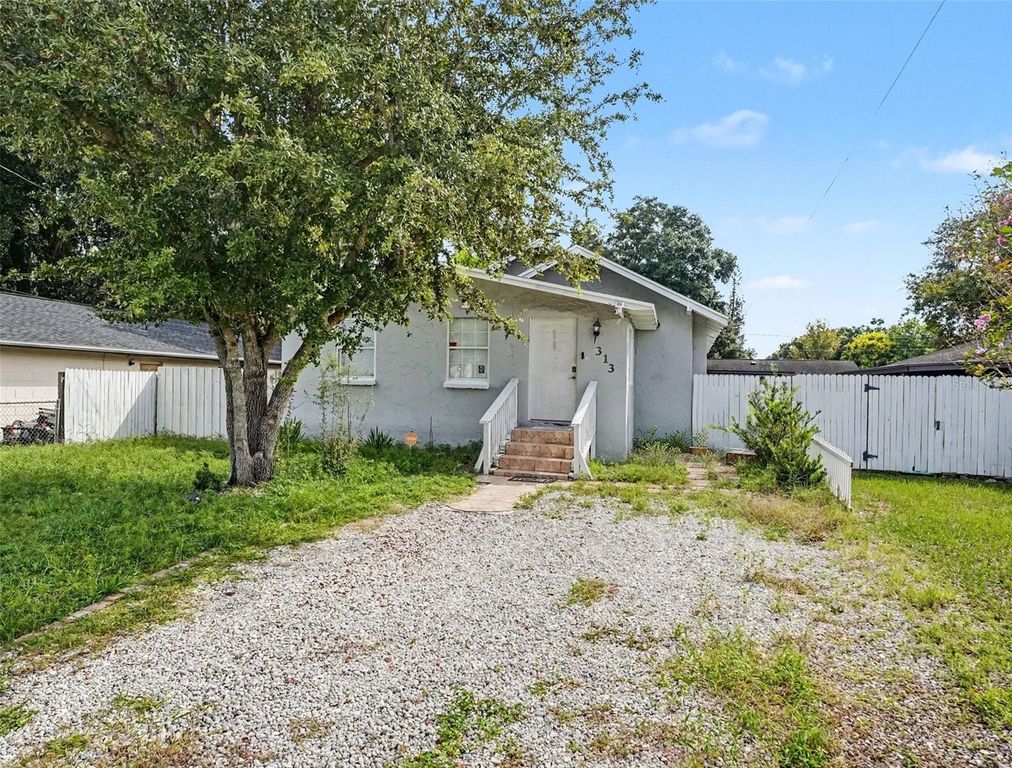 Image 1 of property listing at 313 LUCILE WAY, Orlando, FL 32835