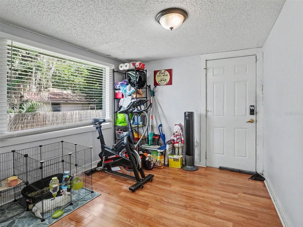 Image 13 of property listing at 313 LUCILE WAY, Orlando, FL 32835