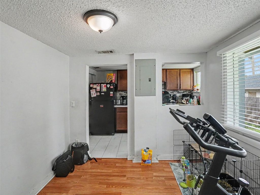 Image 14 of property listing at 313 LUCILE WAY, Orlando, FL 32835