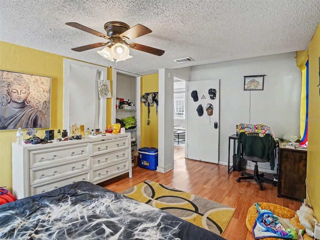 Image 16 of property listing at 313 LUCILE WAY, Orlando, FL 32835