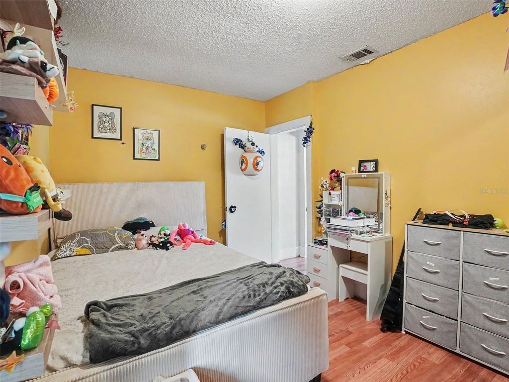 Image 20 of property listing at 313 LUCILE WAY, Orlando, FL 32835