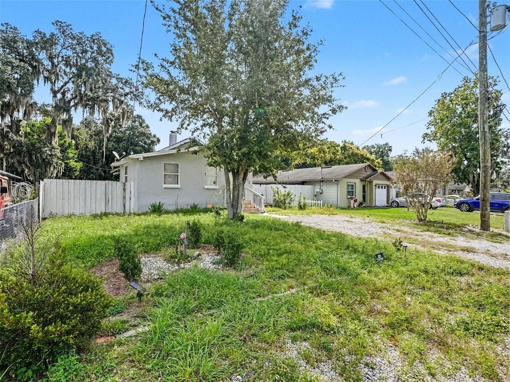 Image 3 of property listing at 313 LUCILE WAY, Orlando, FL 32835