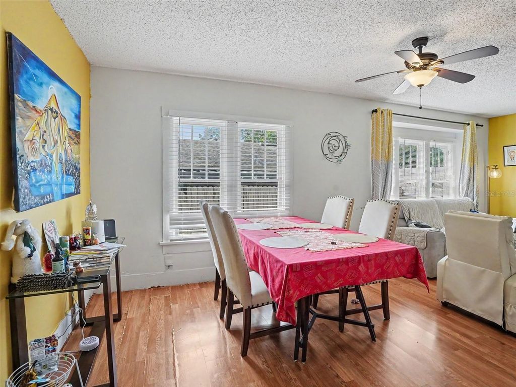 Image 8 of property listing at 313 LUCILE WAY, Orlando, FL 32835