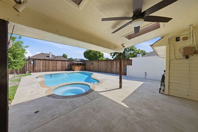 2317 Edinburgh Way, Garland, TX 75040