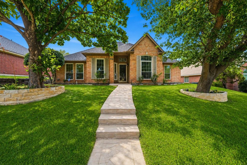 2317 Edinburgh Way, Garland, TX 75040