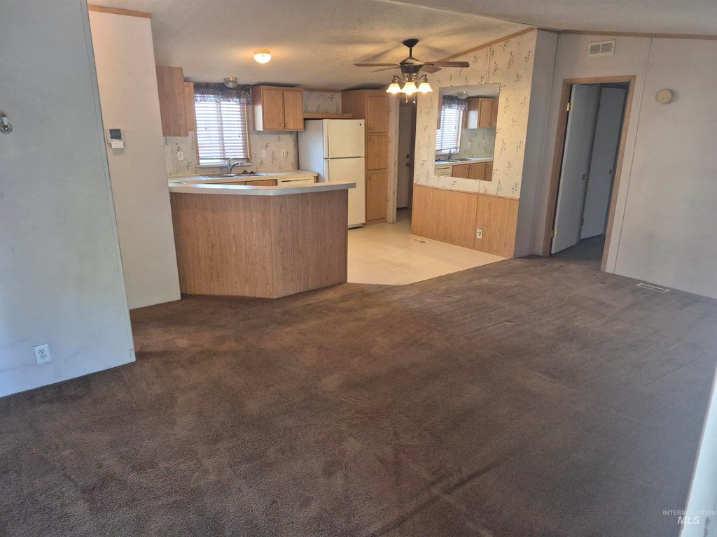 951 W Avalon St #23, Kuna, ID 83634 photo 3