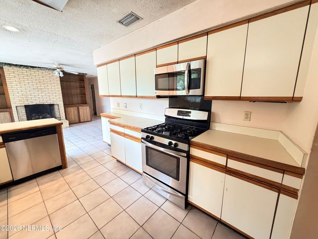 1530 NAVAHO Avenue, Jacksonville, FL 32210