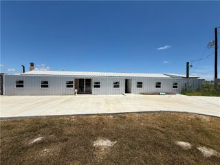 1041 N Commercial St N, Aransas Pass, TX 78336