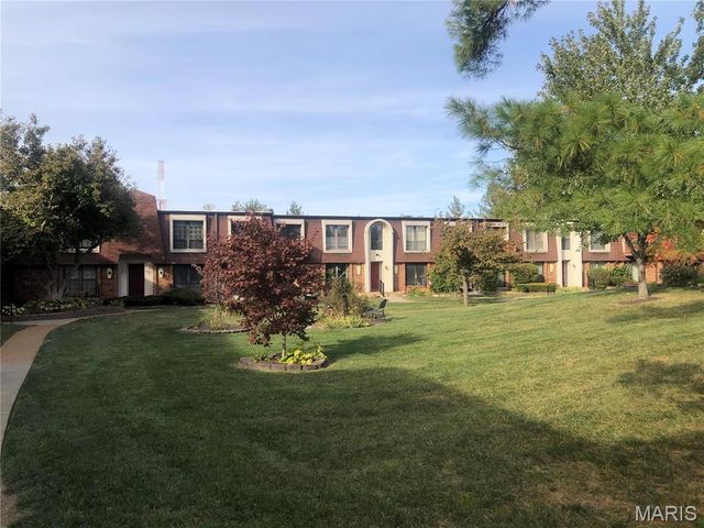 1163 Appleseed Lane B, St Louis, MO 63132