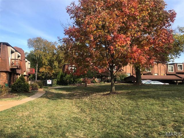 1163 Appleseed Lane B, St Louis, MO 63132