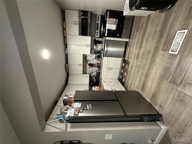 1163 Appleseed Lane B, St Louis, MO 63132