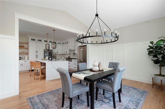 5 Braeburn Circle, Cranston, RI 02921