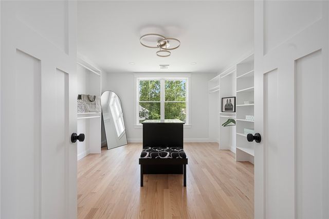 5 Braeburn Circle, Cranston, RI 02921