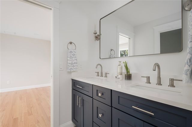 5 Braeburn Circle, Cranston, RI 02921