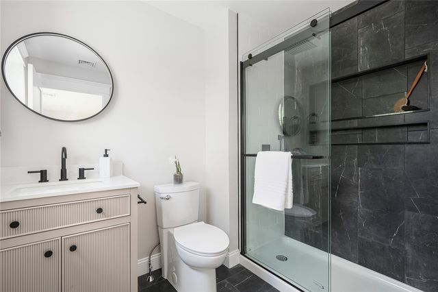 5 Braeburn Circle, Cranston, RI 02921